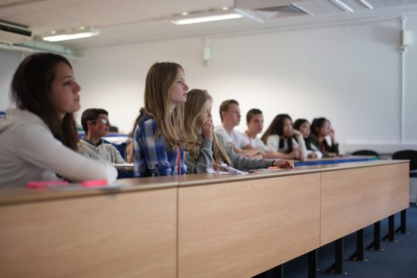 Ljetna škola engleskog jezika Oxford Spires za dob od 10 do 17 godina