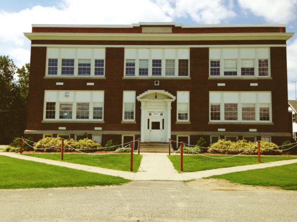 Srednja škola: Boarding school - Lee Academy, SAD