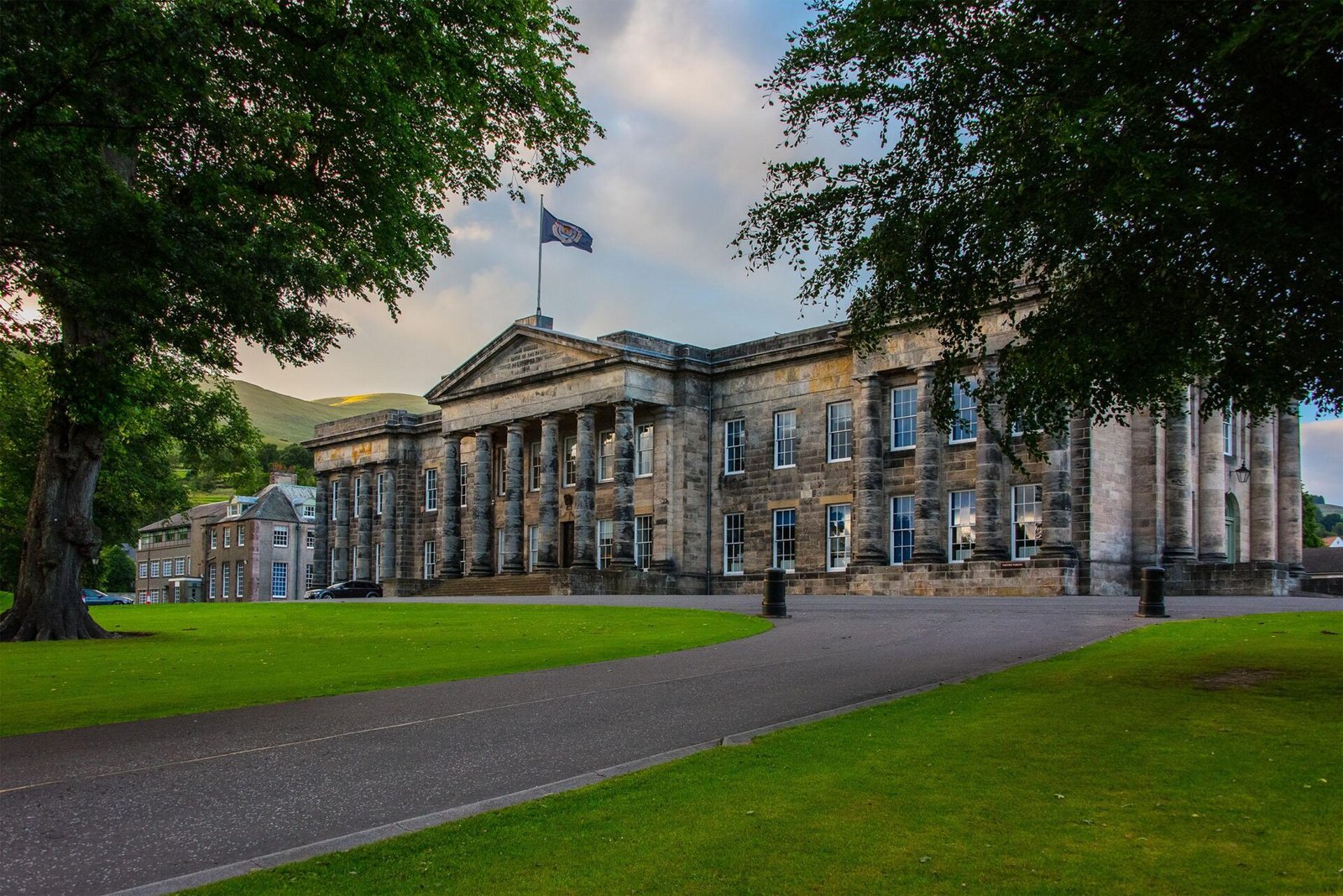 Ljetna škola engleskog jezika BLISS Dollar Academy – Edinburgh, Škotska, 10-17 god., 5.7.-19.7.2026.